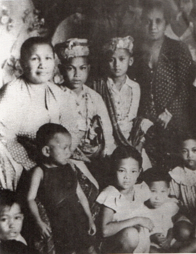 B.J. Habibie dan keluarga